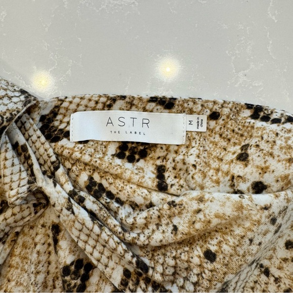 ASTR The Label tank top. Fun snake skin print. Good condition. Size M - Picture 2 of 3